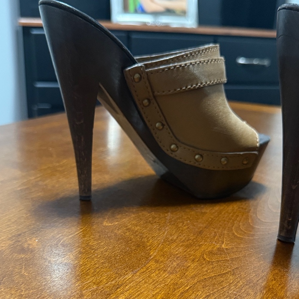 Burberry platform clogs - Picture 3 of 8